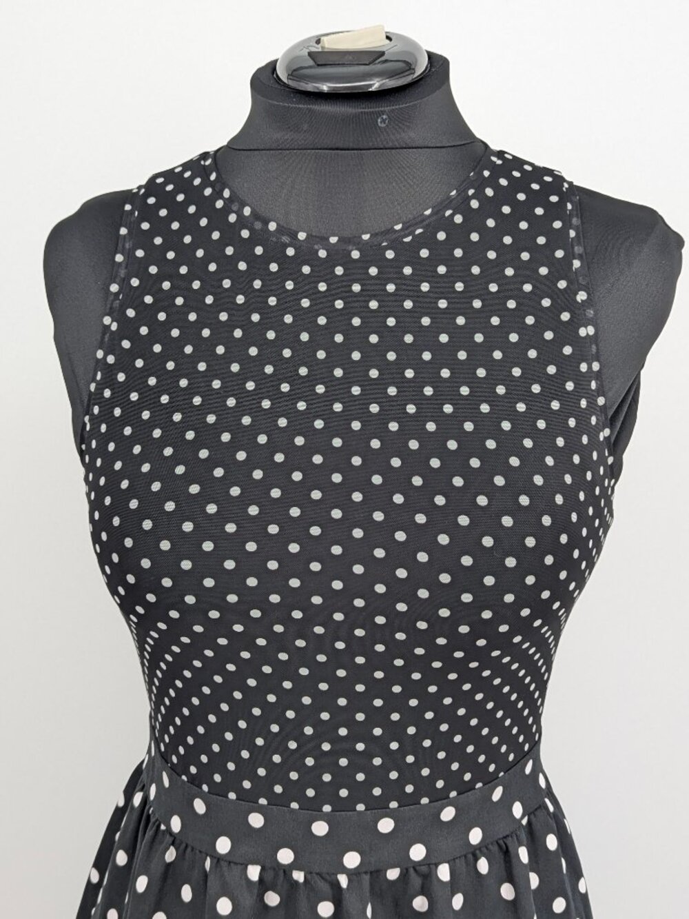 NWOT Alice + Olivia Chara polka dot dress sz 6, has stretch, never worn - Picture 2 of 16